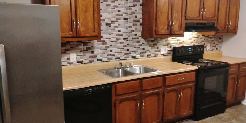 Florence Apartment: 211 N Patton St