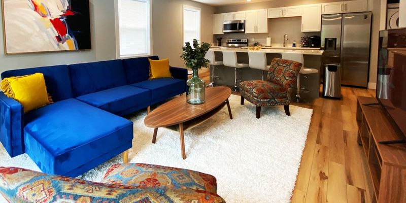 Columbus House: 176 Buttles Ave
