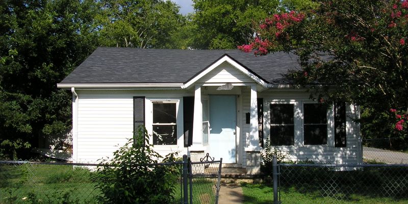 Bowling Green House: 1112 E 13th Ave