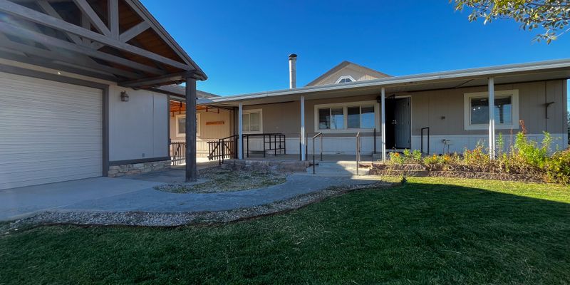 Clark County House: 225 S Pioneer Rd