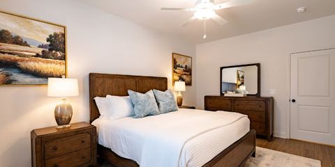 donahue bed2.jpg donahue bed2.jpg