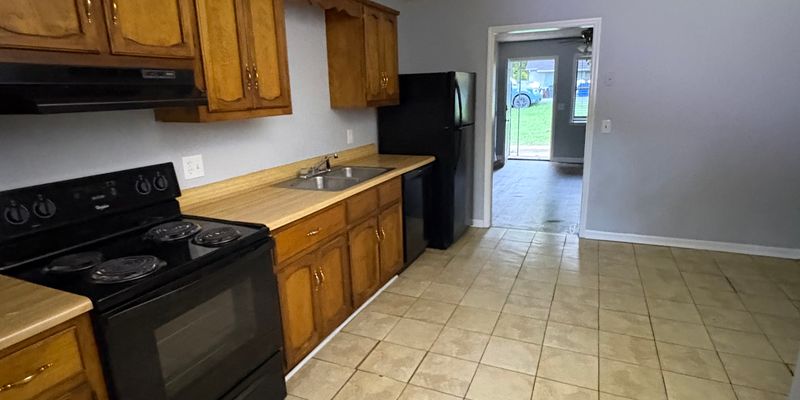 Florence Apartment: 211 N Patton St