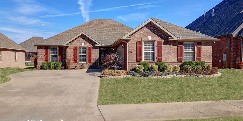 Bentonville House: 4105 SW Staverton Dr