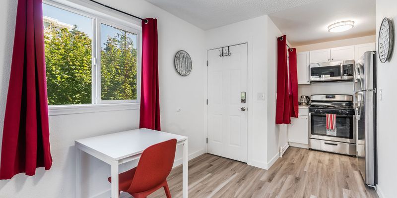 Tacoma Apartment: 612 S 18th Street