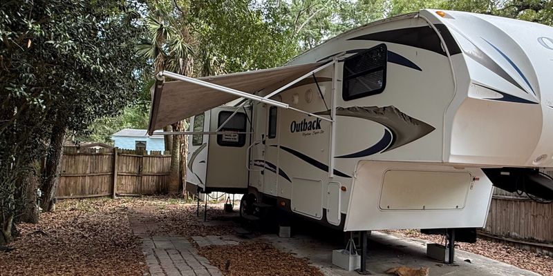 Apopka House: 3000 Clarcona Rd