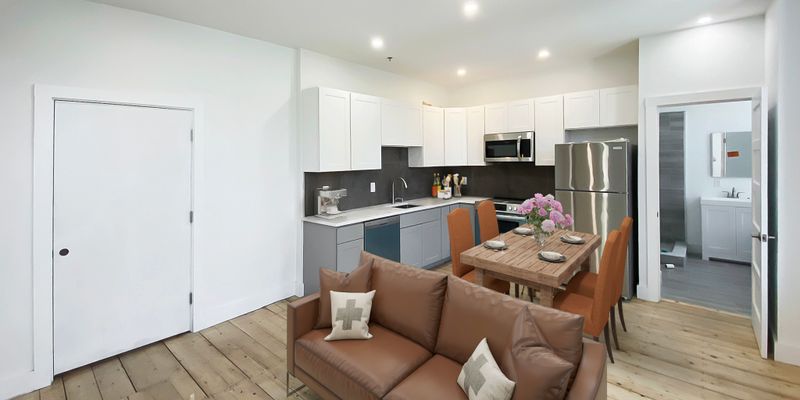 Brattleboro Apartment: 6 Elliot St