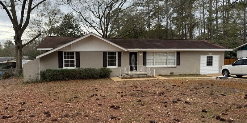 Dothan House: 1905 Charlton Dr
