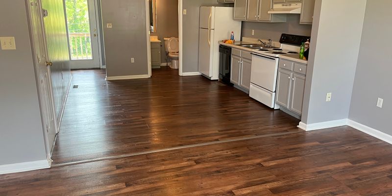 Seymour Apartment: 11735 Chapman Hwy