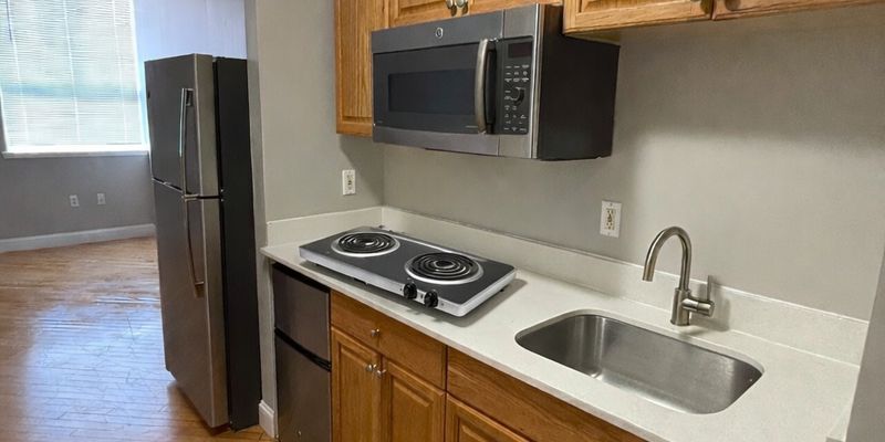 Winthrop Apartment: 312 Shirley St