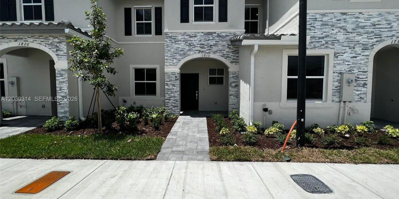 Homestead House: 1180 SE 26th Ave