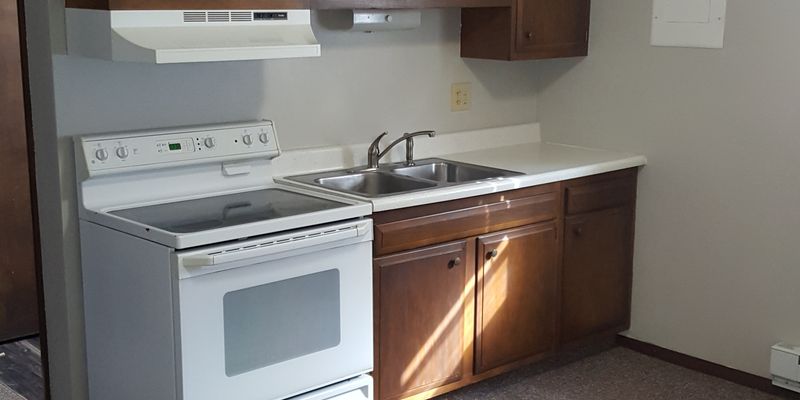 Dubuque Apartment: 1710 Westridge Court