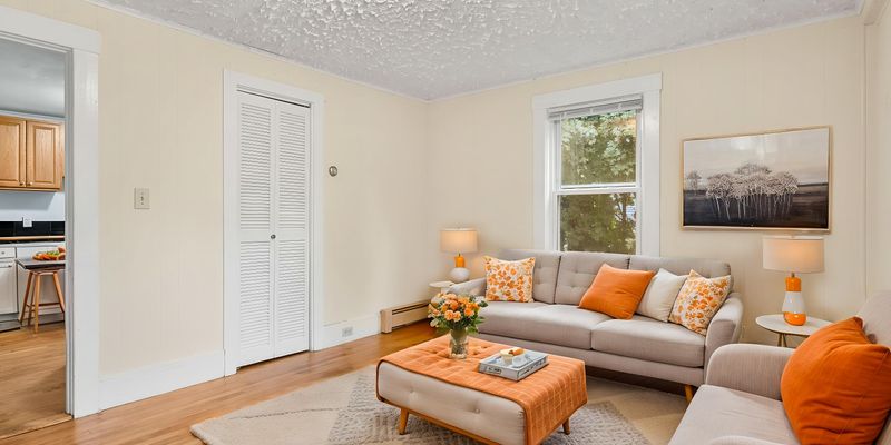 Maynard Apartment: 22-26 Waltham St