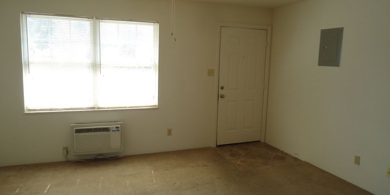 Fenton Apartment: 1220 Saline Rd