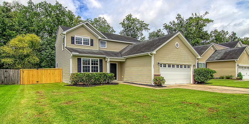 Charleston House: 1861 Cornsilk Dr