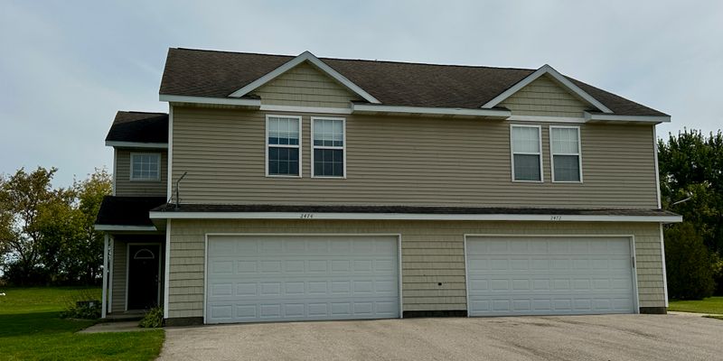 Zeeland Multiplex: 2472/2474 Millview Dr