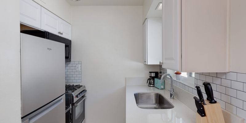 Phoenix Apartment: 1934 East Fairmount Avenue