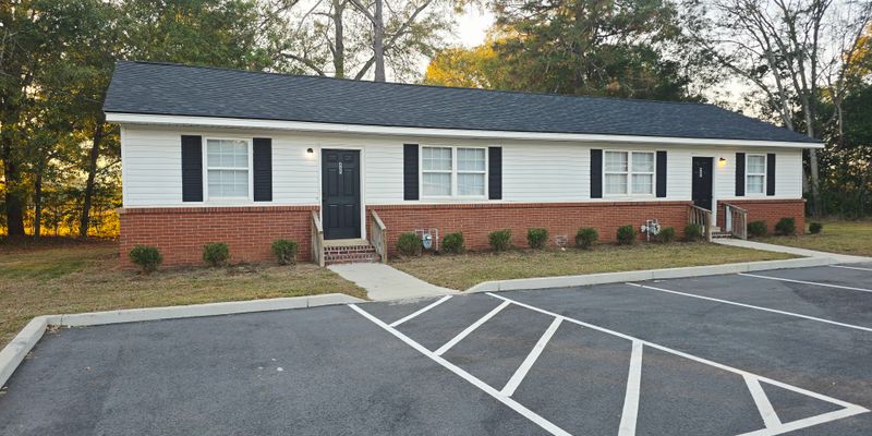 Aiken Apartment: 469 Monetta St S E