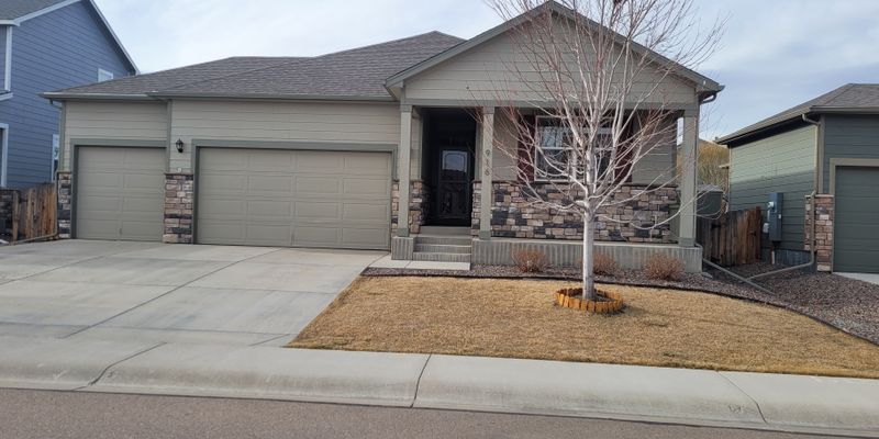 Windsor House: 916 Birchdale Ct