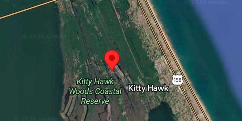 Kitty Hawk Apartment: 1004 W Kitty Hawk Rd
