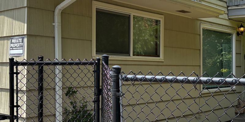 Salem Apartment: 772 Cottage St NE