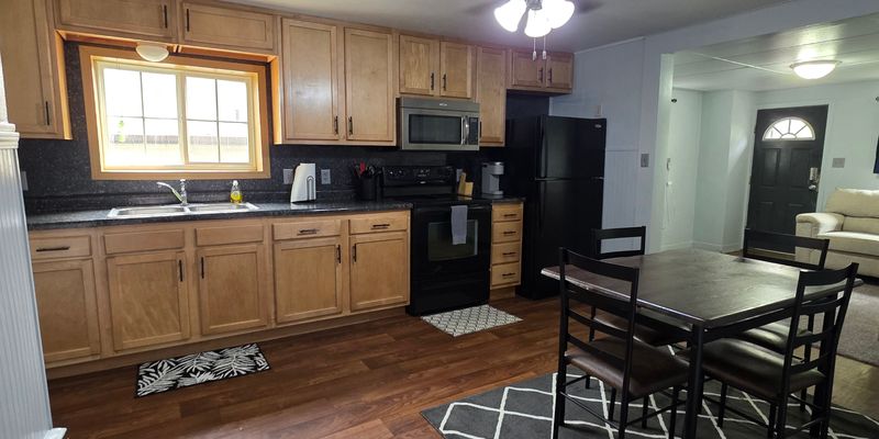Bismarck Apartment: 505 S 10th St