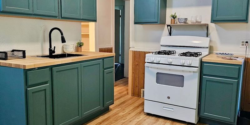North Adams Apartment: 520 Church St