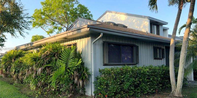 Hollywood House: 1533 Gabriel St