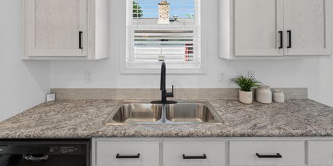 15-11076-Maxwell-Ave-WindowStill-Photography.jpg