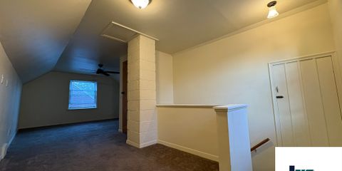 18. Room3.jpg