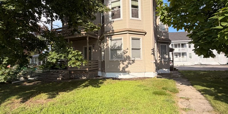 Woonsocket Apartment: 1014 Park Ave