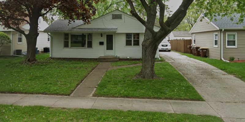 Rockford House: 2107 Paradise Blvd.
