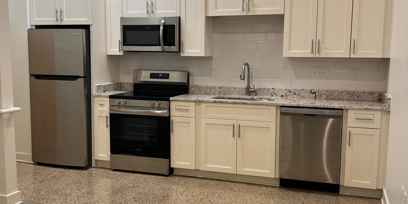 Pulaski Apartment: 500 Pico Terrace