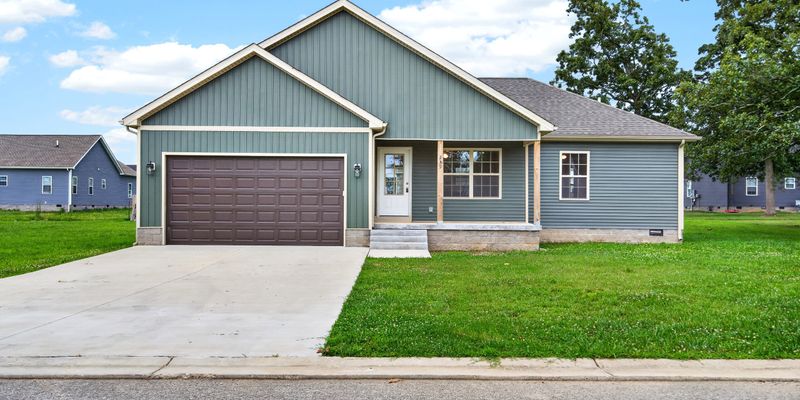 Smiths Grove House: 239 Middlebrook Ln,