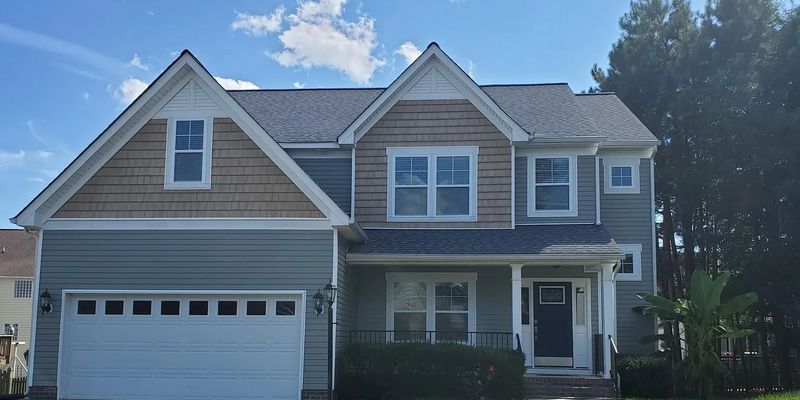 Midlothian House: 14613 Wave Ln