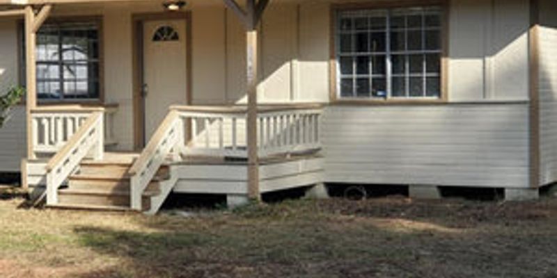 Magnolia House: 32626 Karen Dr