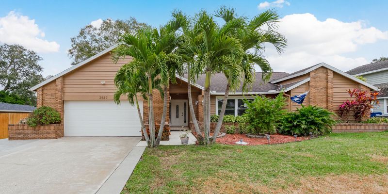 Palm Harbor House: 2827 Enisgrove Dr