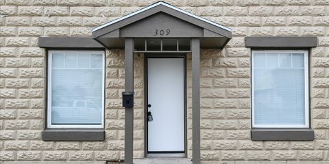 02-001_Front Entry.jpg