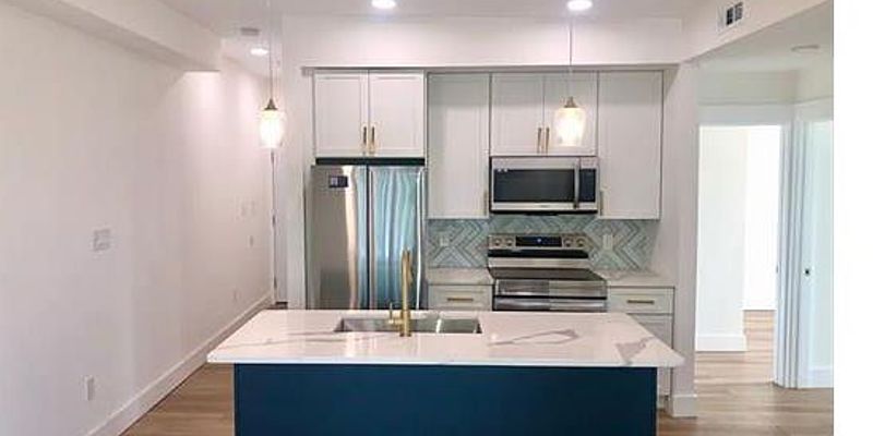 Washington Apartment: 2230 Nicholson St SE