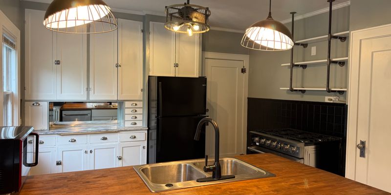 Saint Paul House: 1817 Englewood Ave
