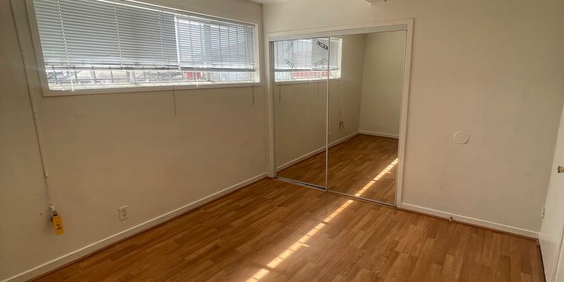 Oakland Apartment: 10026 MacArthur Blvd