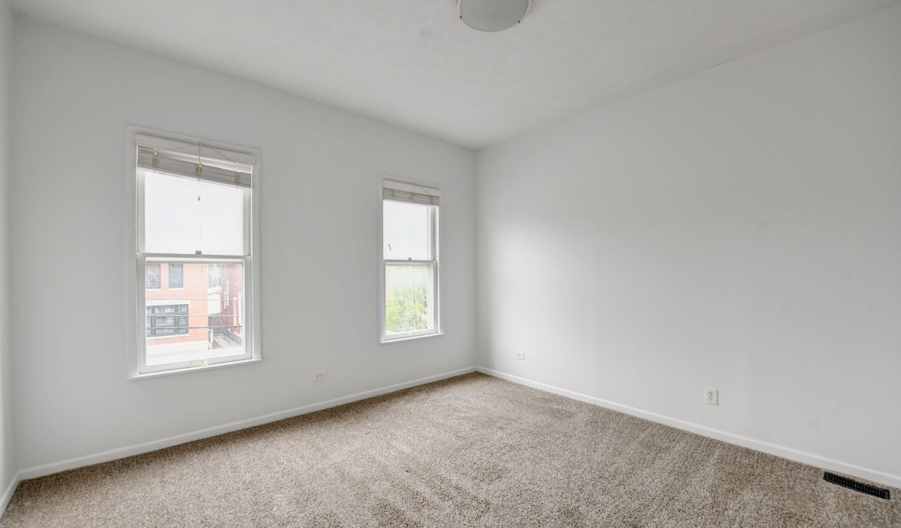 685 S Champion Ave photo 20