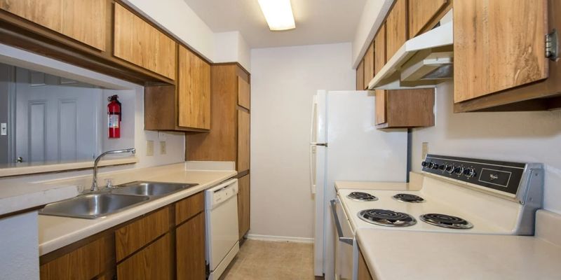 Kingwood Apartment: 2215 Chanay Ln