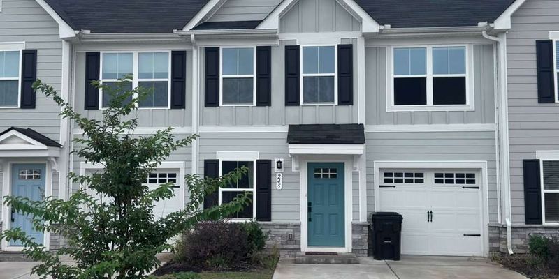 Anderson House: 245 Scenic Rd