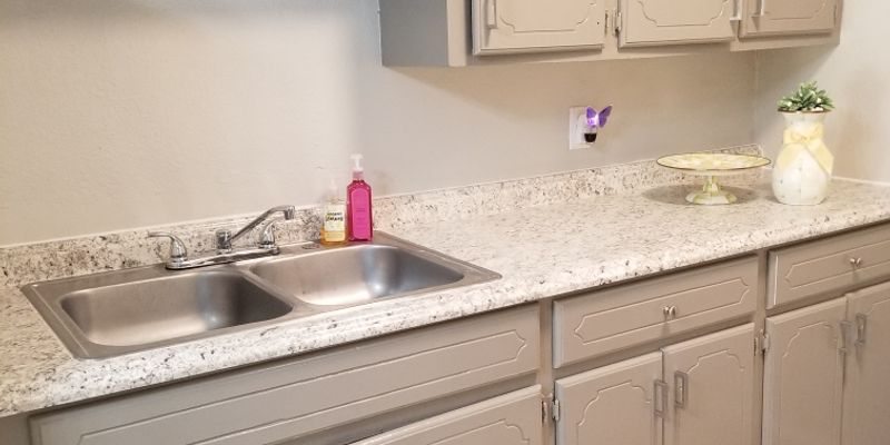 Pharr Apartment: 918 West Caffery Avenue