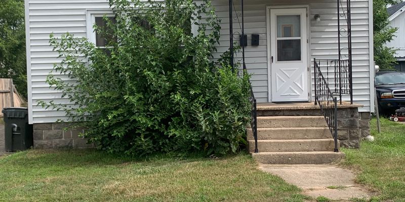 Muskegon Apartment: 1820 Crowley St
