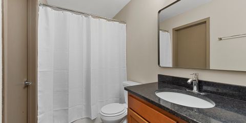 16-web-or-mls-1040-university-dr-12.jpg