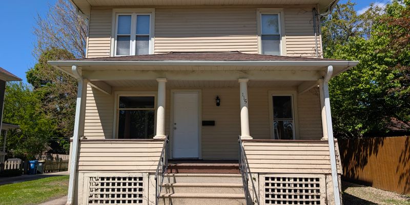 Aurora Apartment: 115 S Commonwealth Ave