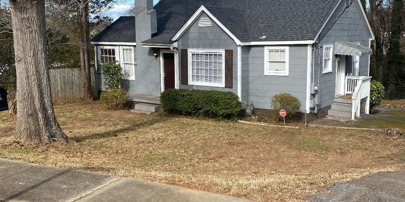 Greenville House: 114 Hawthorne Ln