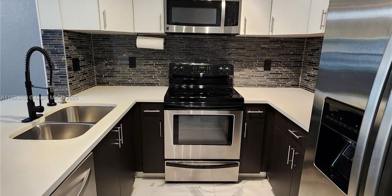 Coral Springs House: 2941 Riverside Dr