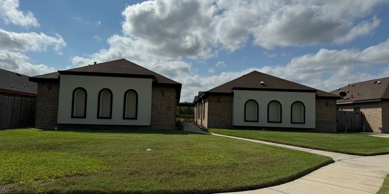 Alton Apartment: 3004 Diamondhead Ave